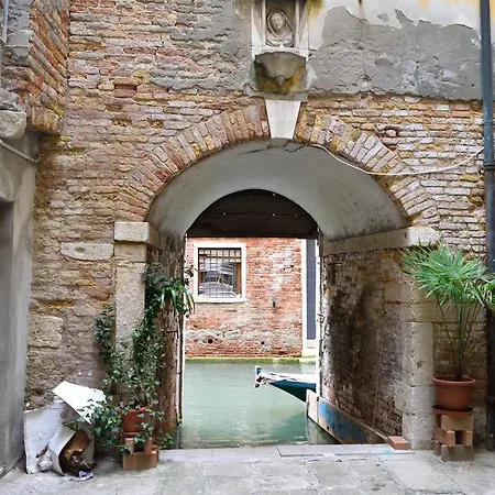 San Canzian Apartment *